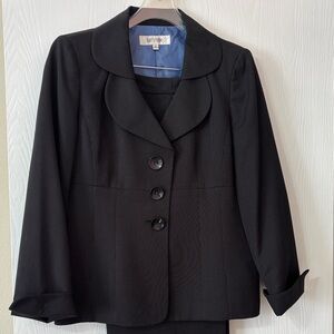 Suit Studio Classic Black Buttoned Blazer and Pants
